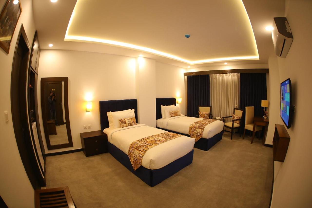 Grand Mongolia Hotel Rawalpindi Exteriör bild