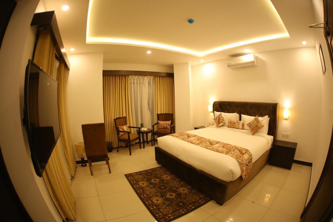Grand Mongolia Hotel Rawalpindi Exteriör bild