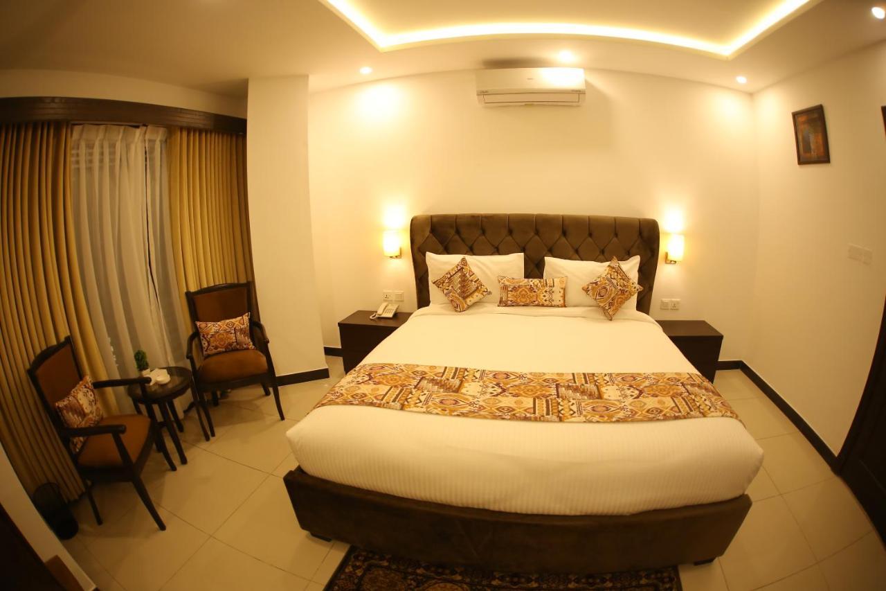 Grand Mongolia Hotel Rawalpindi Exteriör bild
